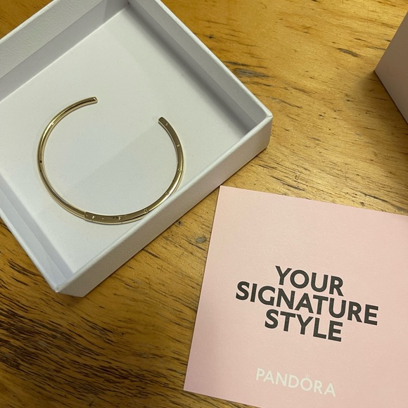 Brand new, unworn Pandora signature ID Open Bangle - Picture 3 of 3